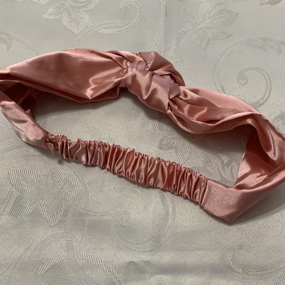 VS bandana and hair elastic - Picture 6 of 7